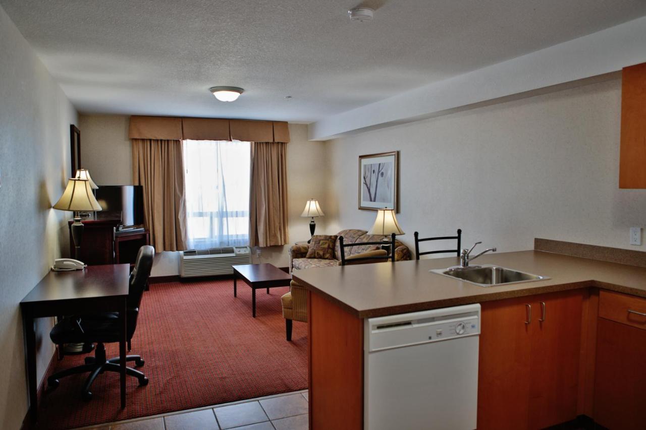 Peavine Inn & Suites High Prairie Dış mekan fotoğraf