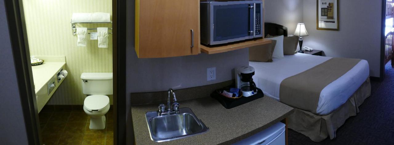 Peavine Inn & Suites High Prairie Dış mekan fotoğraf