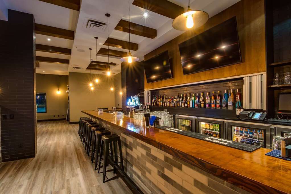 Peavine Inn & Suites High Prairie Restoran fotoğraf