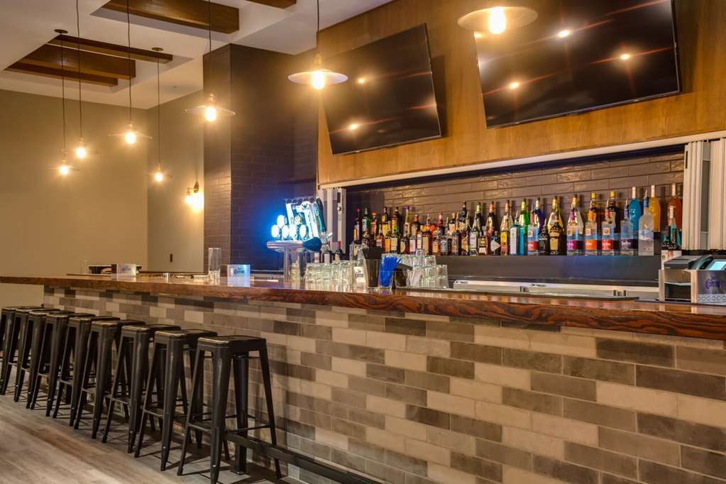 Peavine Inn & Suites High Prairie Restoran fotoğraf