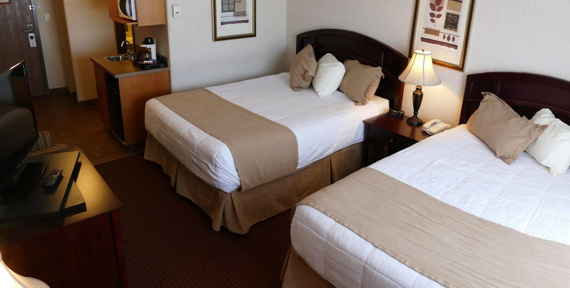 Peavine Inn & Suites High Prairie Dış mekan fotoğraf