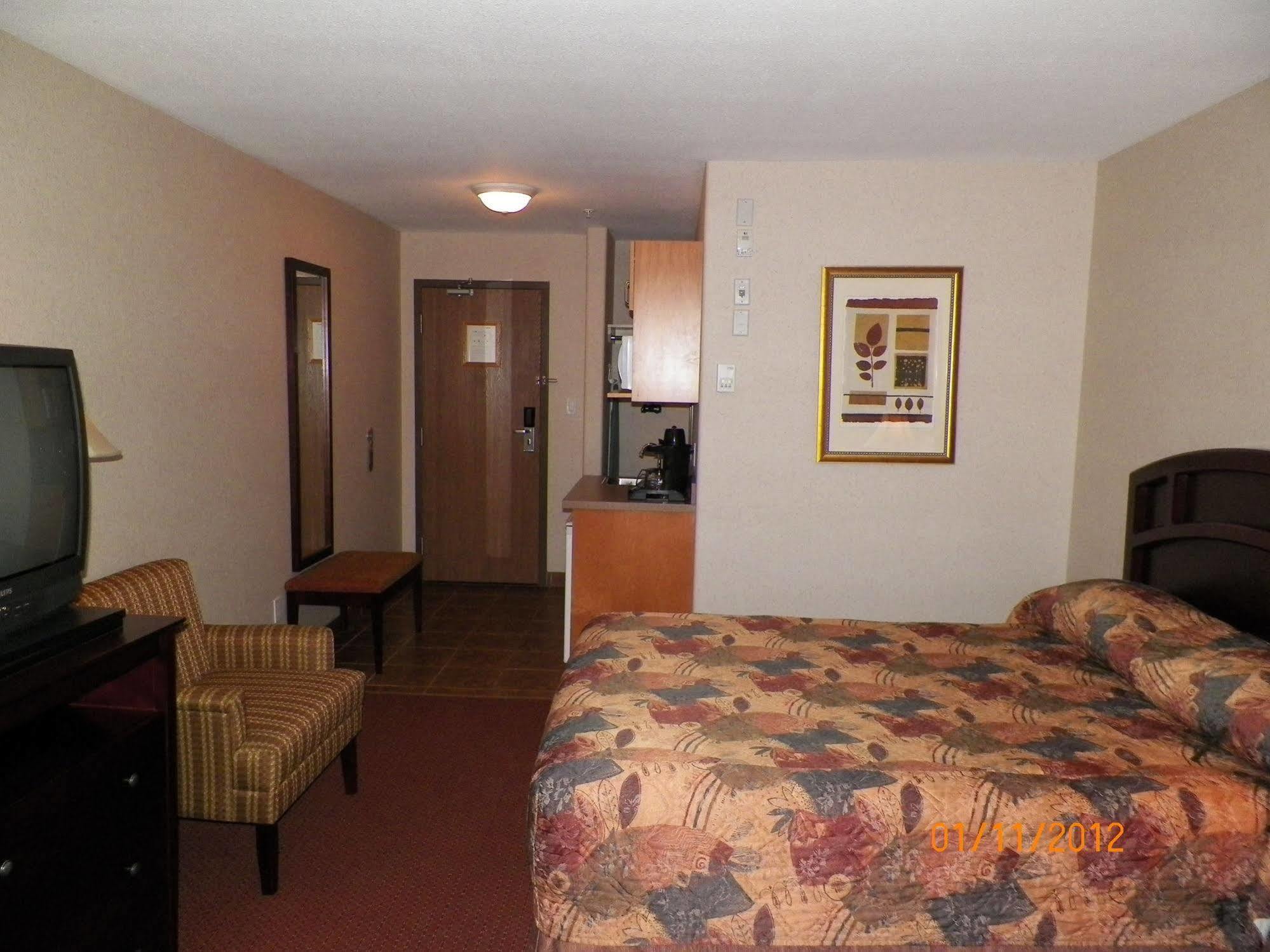Peavine Inn & Suites High Prairie Dış mekan fotoğraf